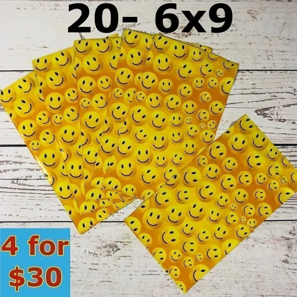 20- 6x9 Happy Smiley Face Poly Mailers